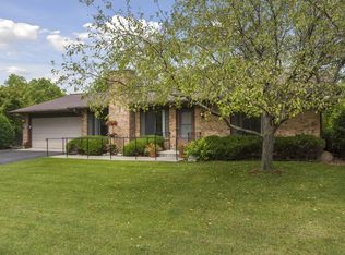 220 Holly Ln N, Plymouth, MN 55447