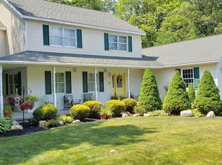 71 Garden Dr, Oswego, NY 13126