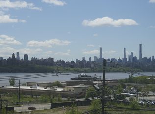 154 Undercliff Ave #6, Edgewater, NJ 07020