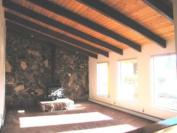 2nd image of 699-531 Beverly Dr