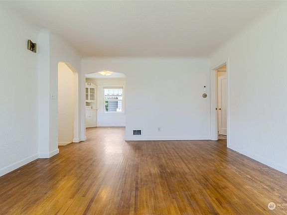 5th image of 715 Hobson Street