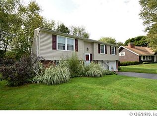29 Newport Dr, Rochester, NY 14624