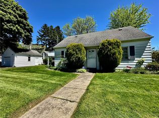 174 Heberle Rd, Rochester, NY 14609