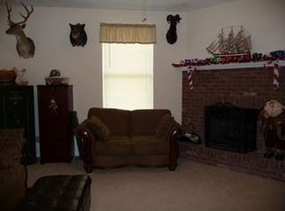 304 S Market St, New Athens, IL 62264