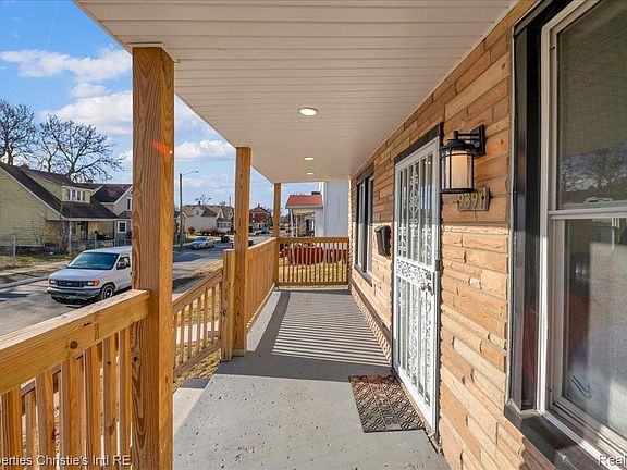 5th image of 9391 Jameson St