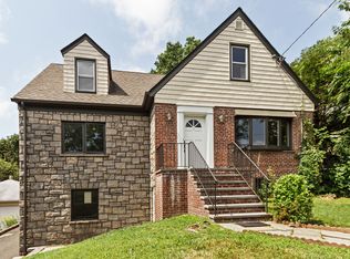 2 Park Cir, White Plains, NY 10603