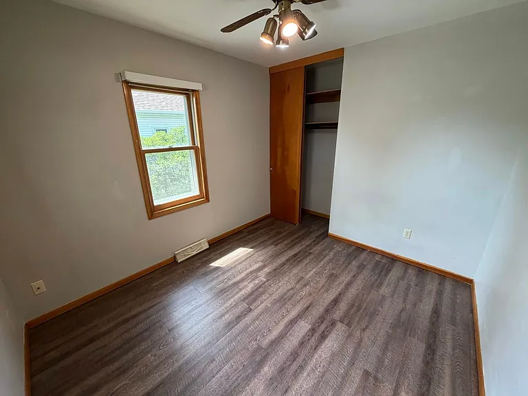 704 Gilbert St — Photo 6