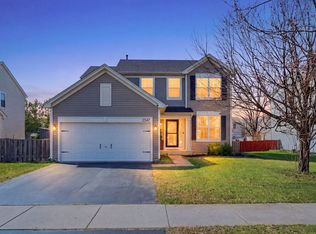 2547 Prairie Crossing Dr, Montgomery, IL 60538