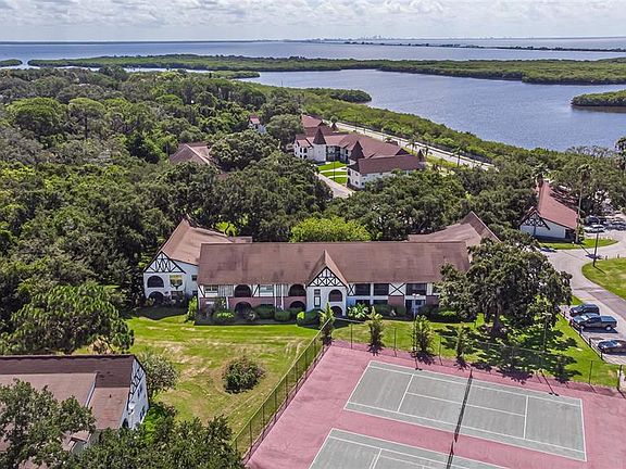 2nd image of 400 N Bayshore Blvd APT 102