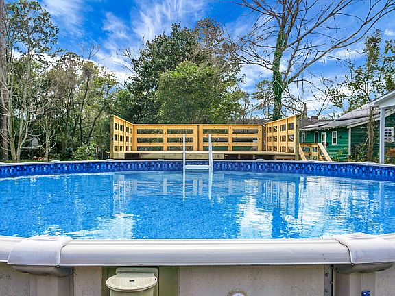 5th image of 402 Sears St