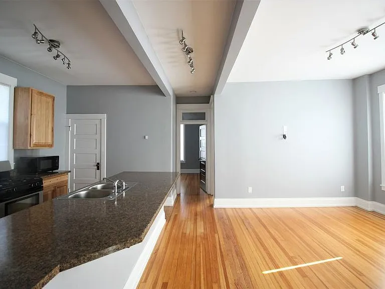 507 W 3rd Ave #201 — Photo 7
