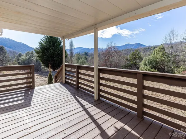 34 Aladdin Dr, Leicester, NC 28748