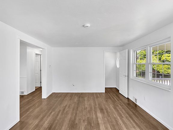 5th image of 406 Eden Dr