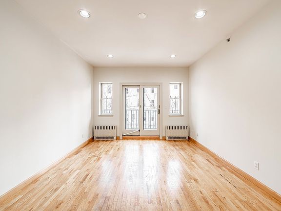 3rd image of 1100 Putnam Ave APT 2L
