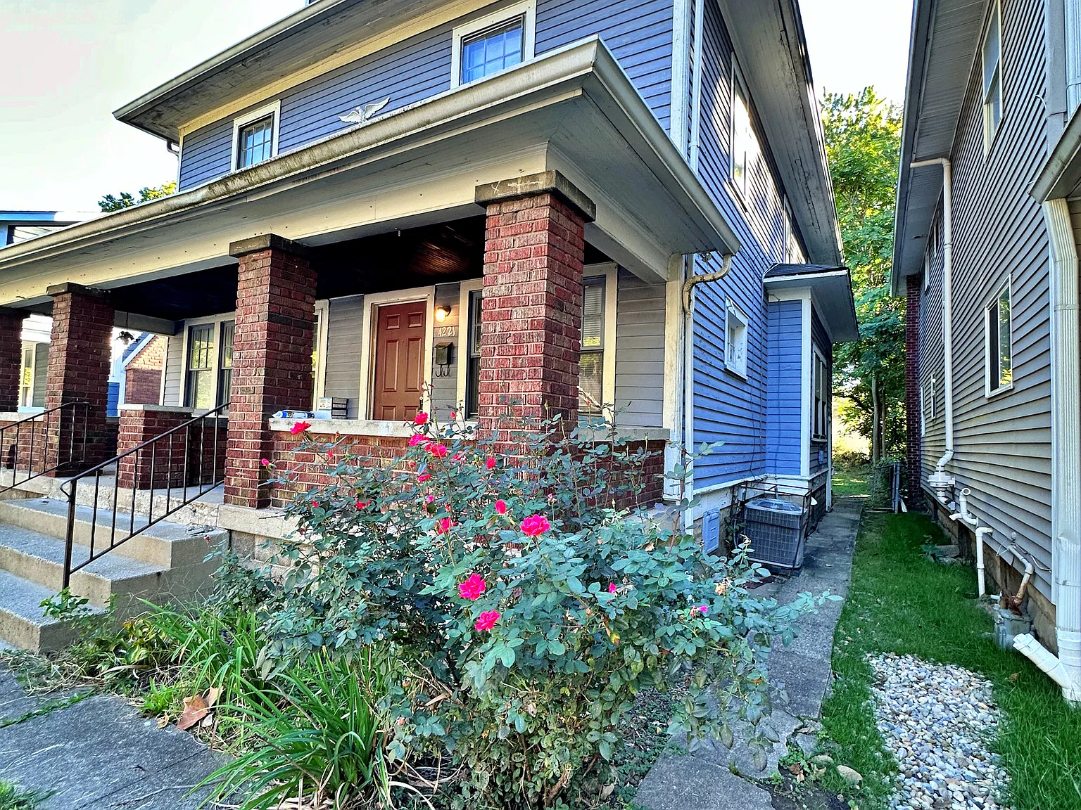 3 bed, 1.0 bath, 1180 sqft, $1,400 — Photo 3