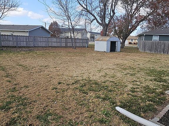2nd image of 1333 Oaklane St