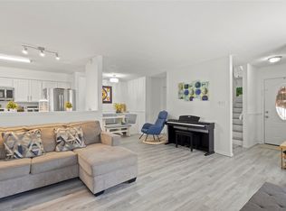 412 Victoria Dr, Grand Prairie, TX 75052