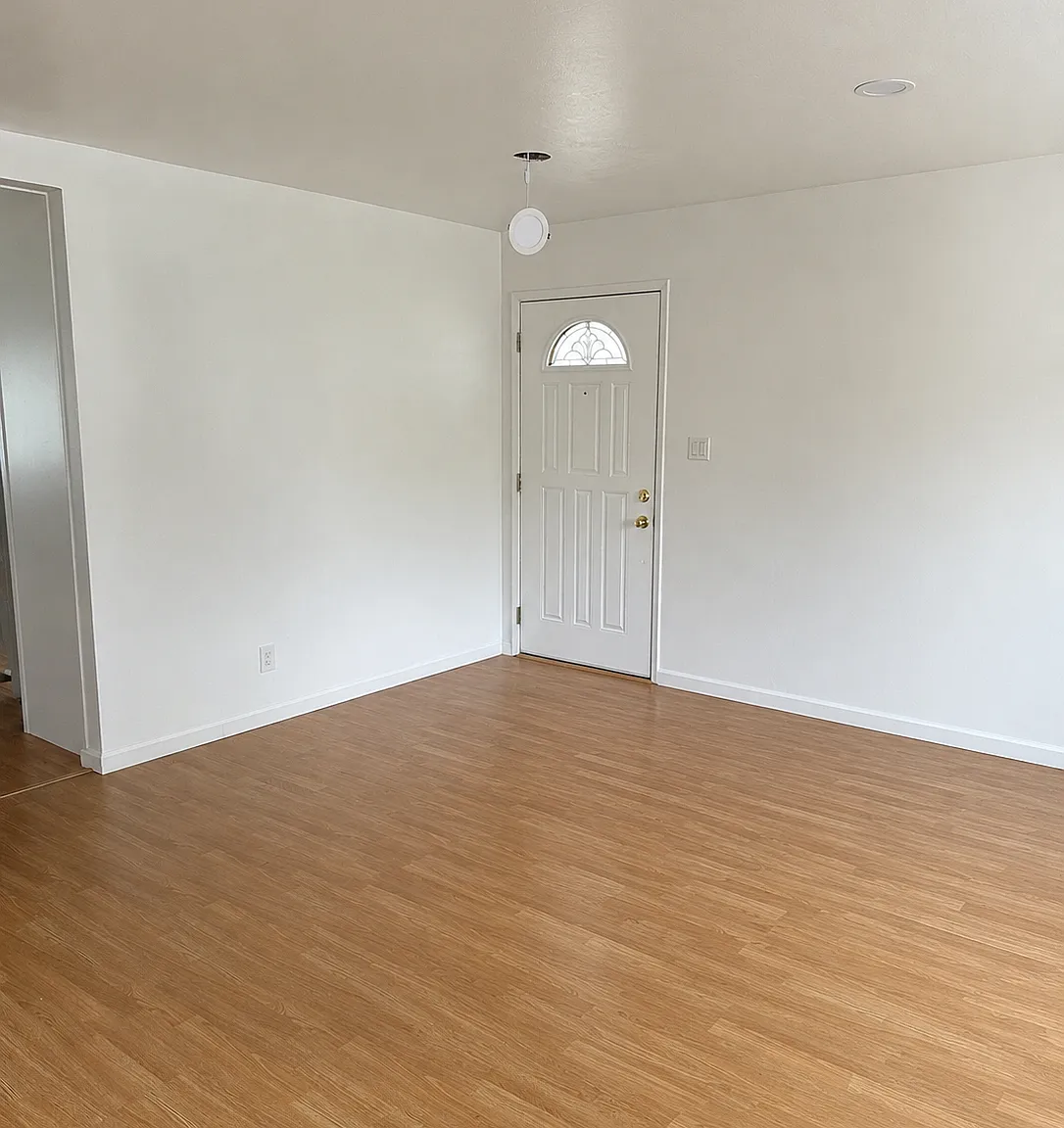 2 bed, 930 sqft, $3,700 — Photo 2