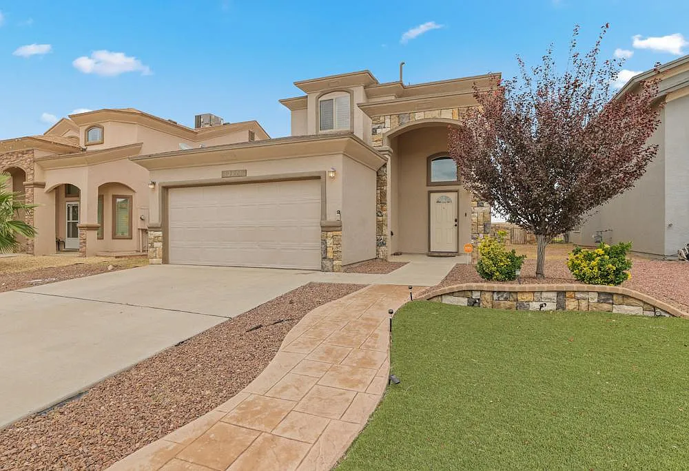 4 bed, 2.5 bath, 1804 sqft, $1,900 — Photo 2