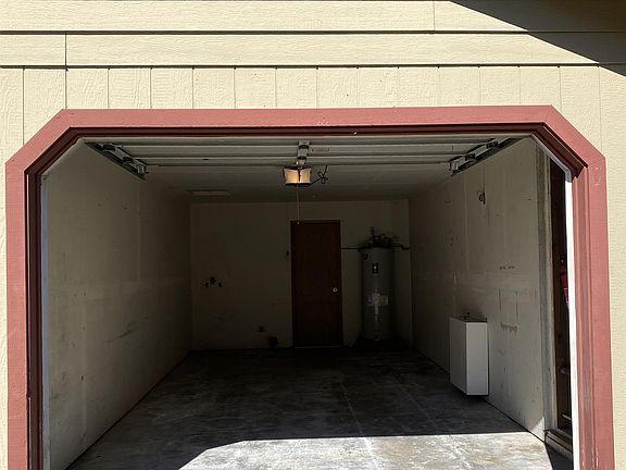 3rd image of 93 E Pine Park Ln