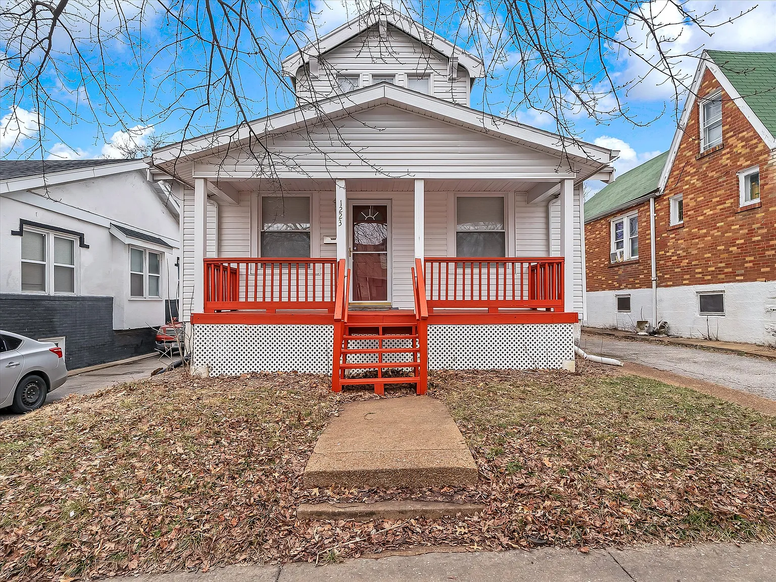 1223 Gruner Pl photo 1