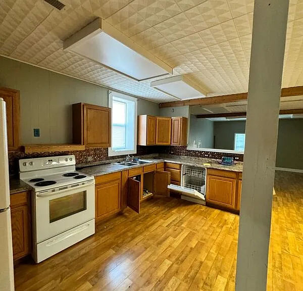 304 W Church St — Photo 5
