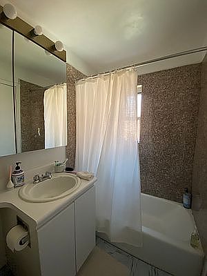 5th image of 188 E 93rd St APT 4I