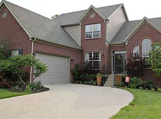 10516 Providence Dr, Louisville, KY 40291