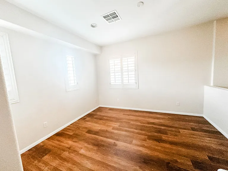 11245 Newbury Hills Ave — Photo 18
