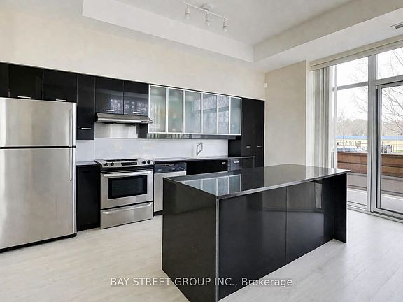3rd image of 25 Singer Ct #Townhouse 07