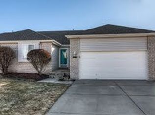 1020 Shoal Pointe Dr, Carter Lake, IA 51510