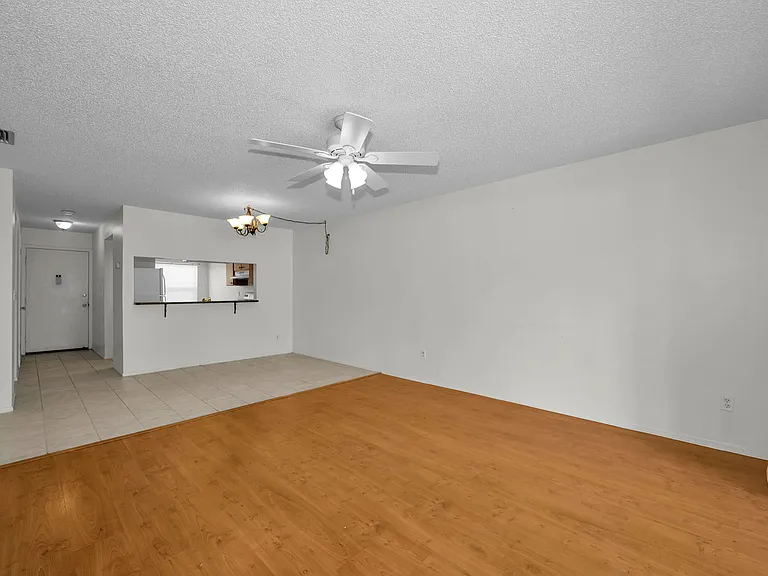 10-web-or-mls-Living Room 4_06032026