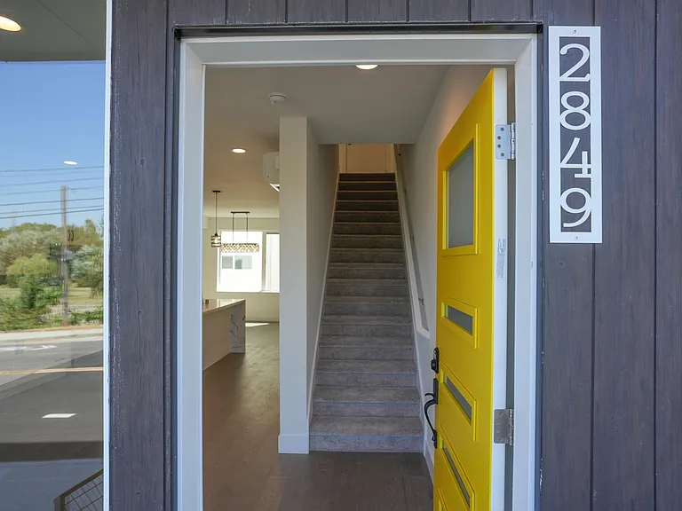 2843 S Myrtle St — Photo 2