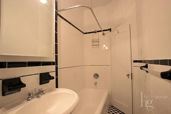 Rented by Hecht Group | media 26