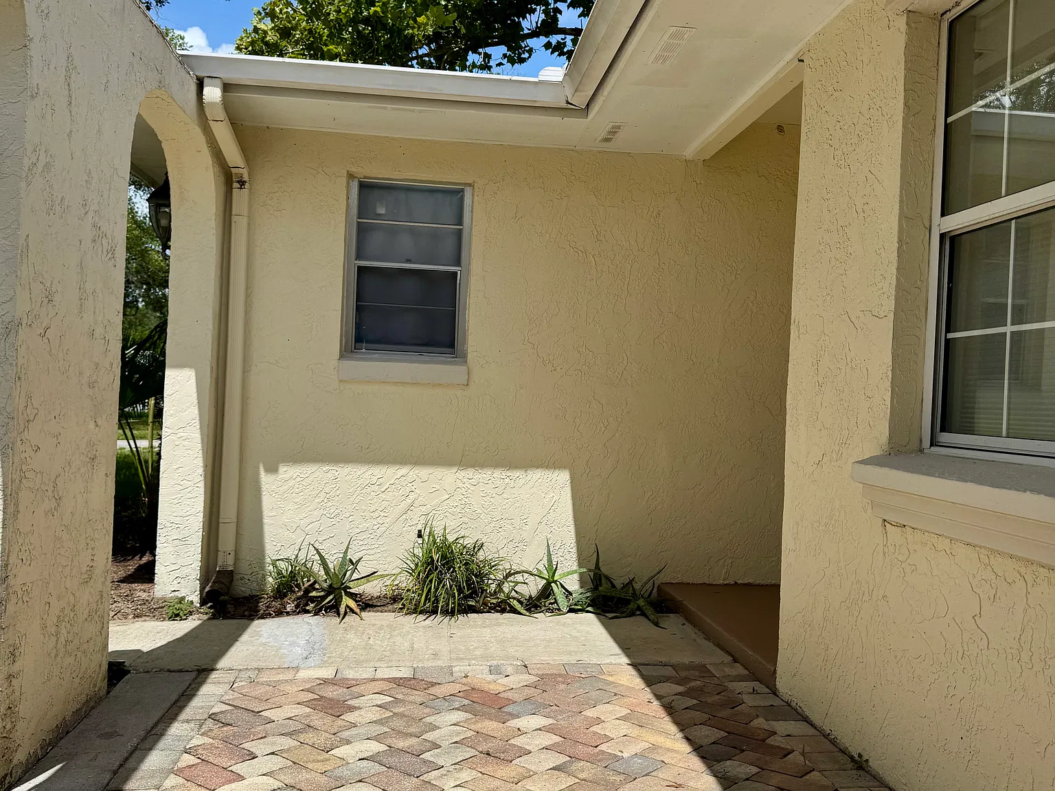 4 bed, 1904 sqft, $3,000 — Photo 2