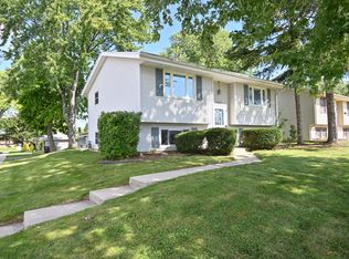 1612 Forest Hill Ave, South Milwaukee, WI 53172