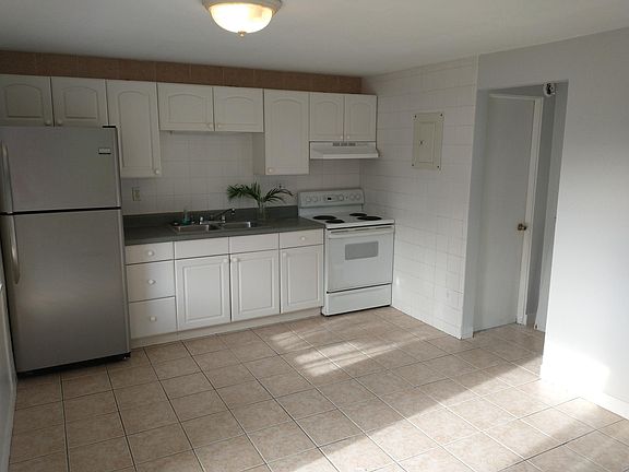 2nd image of 3120 Barrett Ave APT B