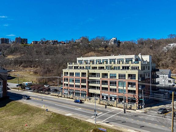 2nd image of 2260 Riverside Dr Unit 402