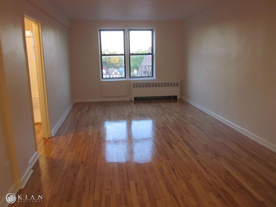 1st image of 14345 Sanford Ave APT 610