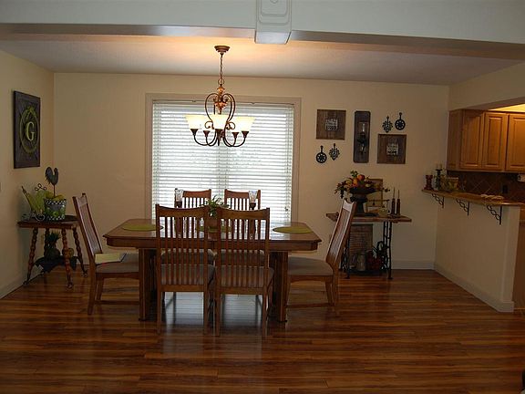 5th image of 360 Green Valley Dr