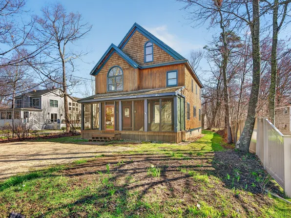 416 Drakes Island Road, Wells, ME 04090