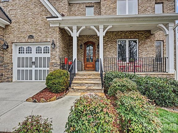 2nd image of 9829 Genevieve Ct