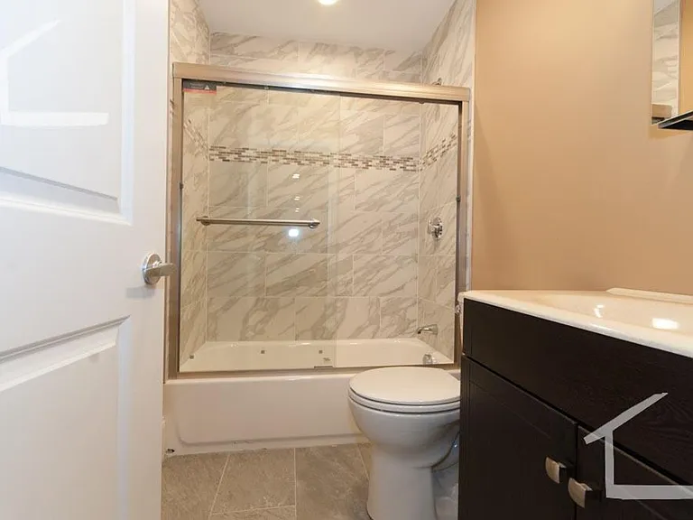 6 Lothian Rd #11 — Photo 6