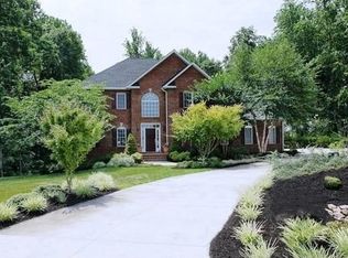 1639 Walkers Crossing Dr, Forest, VA 24551