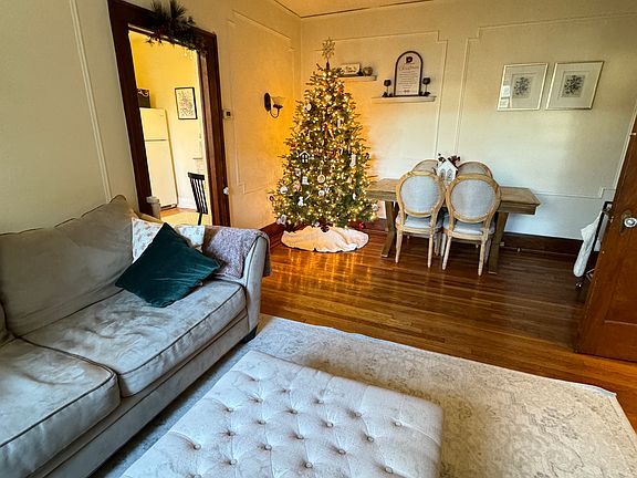 3rd image of 107 Ravenhurst Ave APT 1B