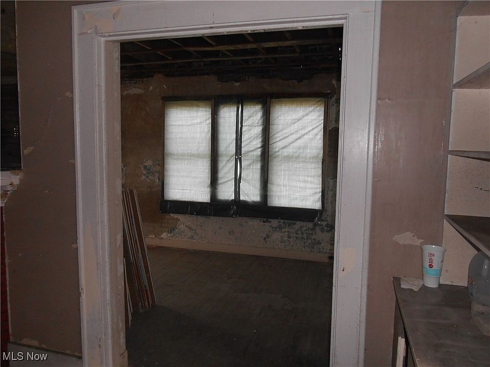 28th image of 1683 Juanita Ave