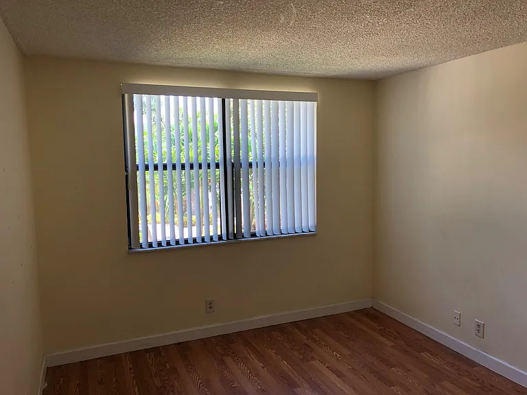 744 Executive Center Dr #23-9-23 — Photo 14