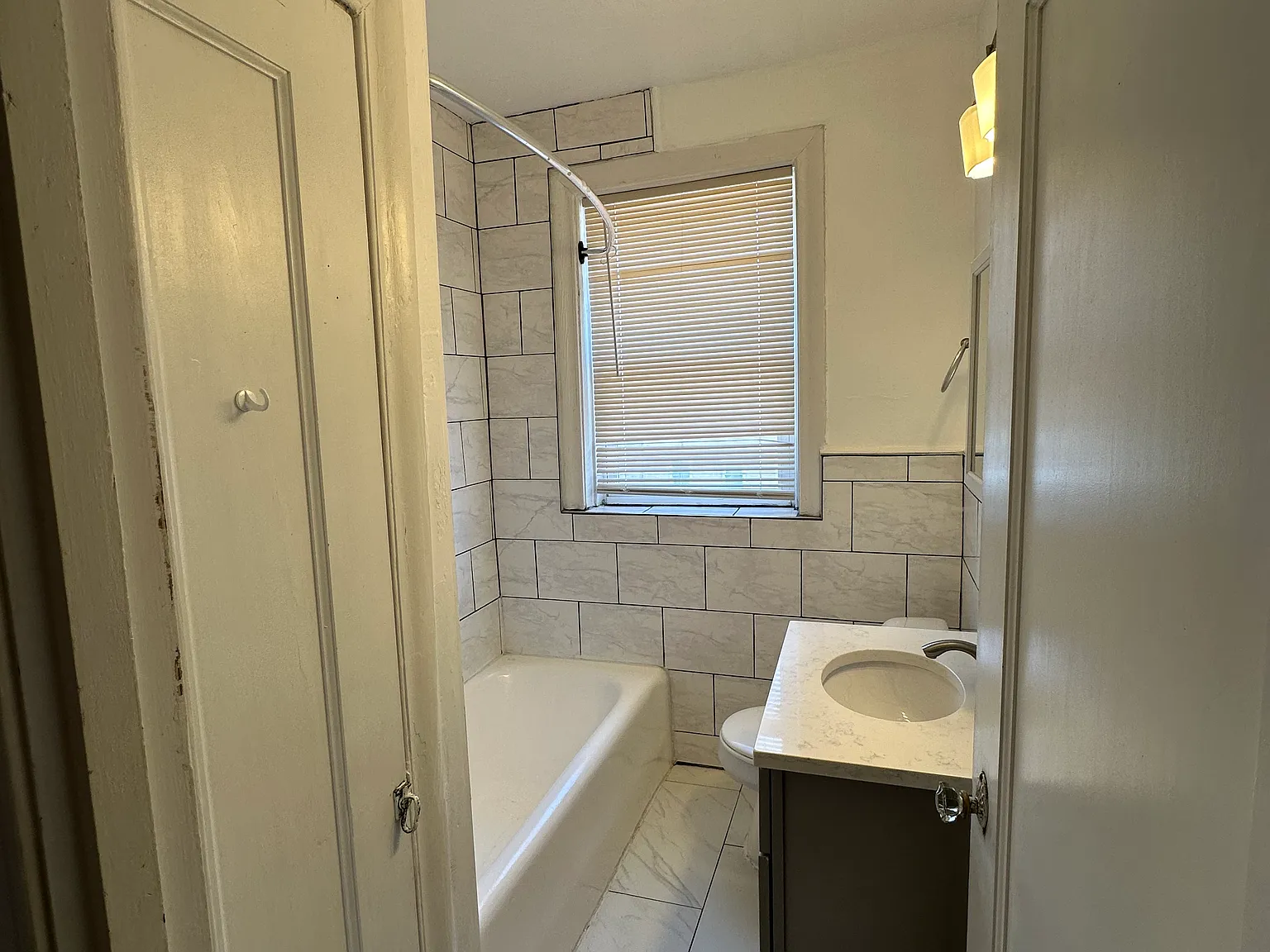 2 bed, 900 sqft, $1,445 — Photo 2