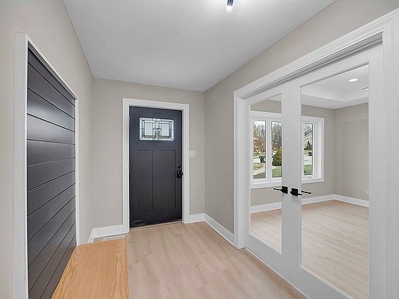 3rd image of 5125 W 171st St