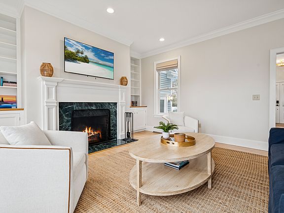 2nd image of 8 Thistleberry Ln